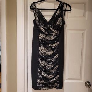 White House Black Market Instantly Slimming Ruched Floral Cocktail Dress Size 8